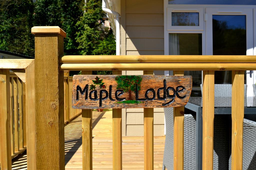 Hele Valley Holiday Park Ильфракомб Экстерьер фото