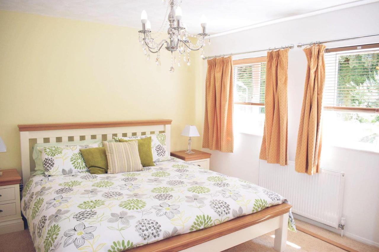 Hele Valley Holiday Park Ильфракомб Экстерьер фото